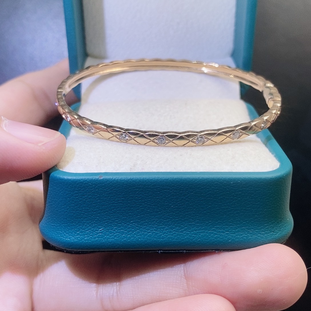 钻石手镯18K金镶嵌窄版菱格手镯K玫