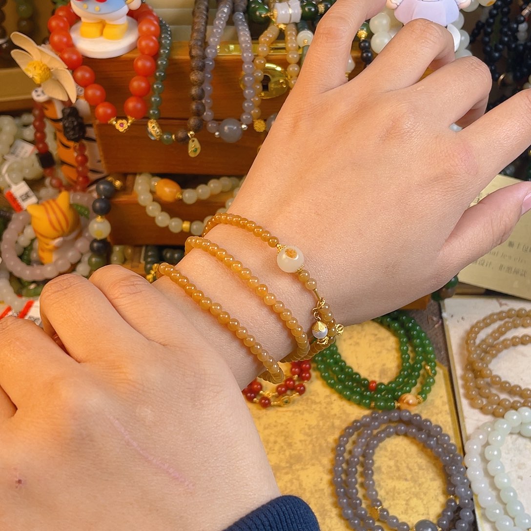 和田玉多圈手串未镶嵌