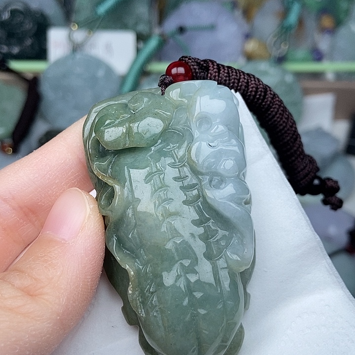 翡翠未镶嵌颈饰翡翠