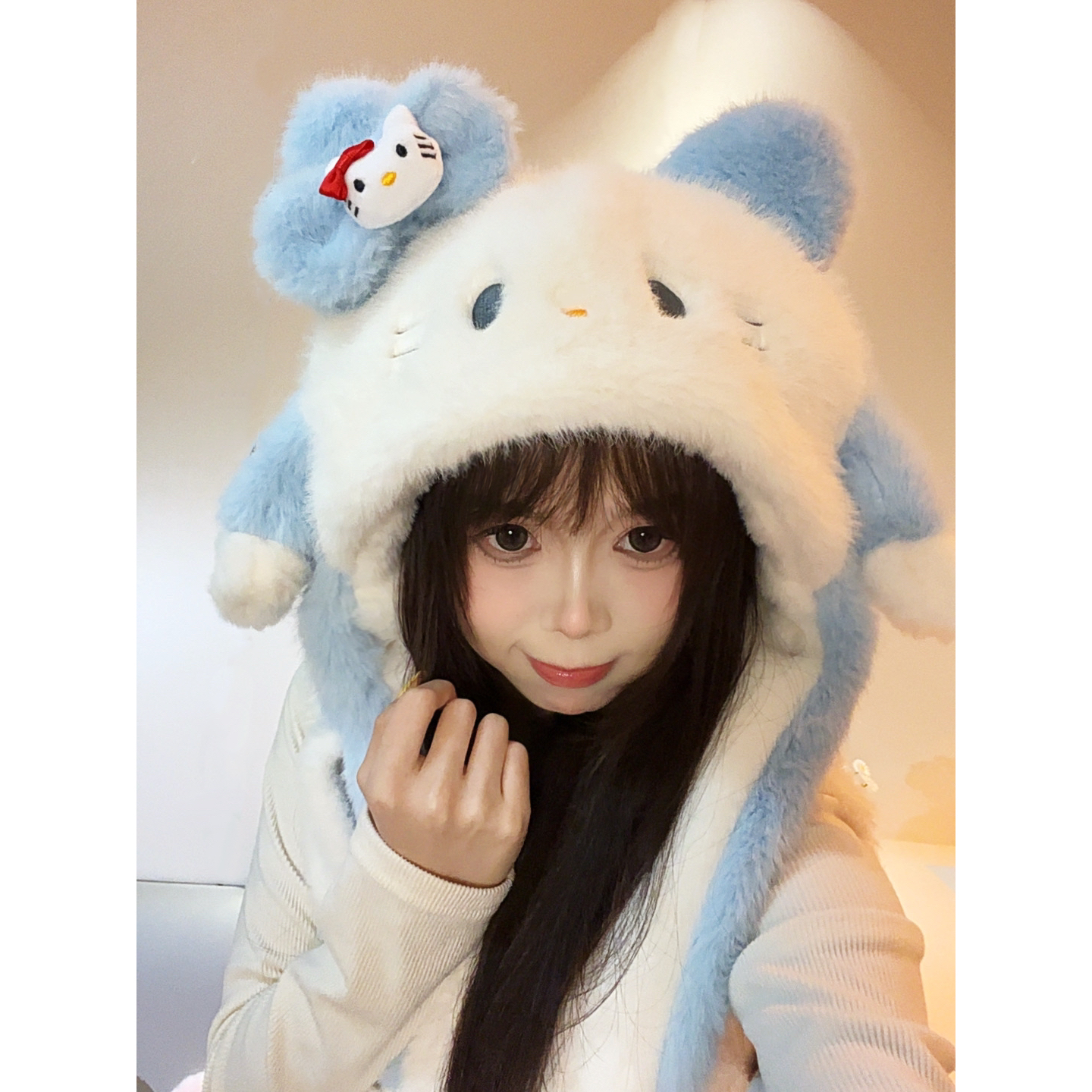 2025年冬季新款可爱KT猫捏捏耳朵会动加绒加厚两件套一体帽子
