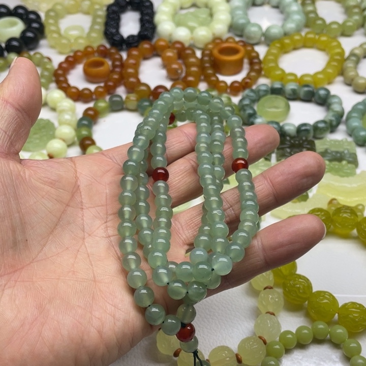 蛇纹石玉项链未镶嵌