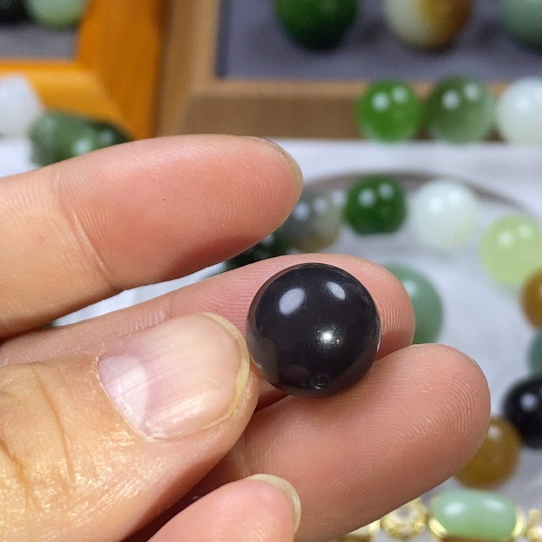 小***，和田玉散珠卡12帝紫