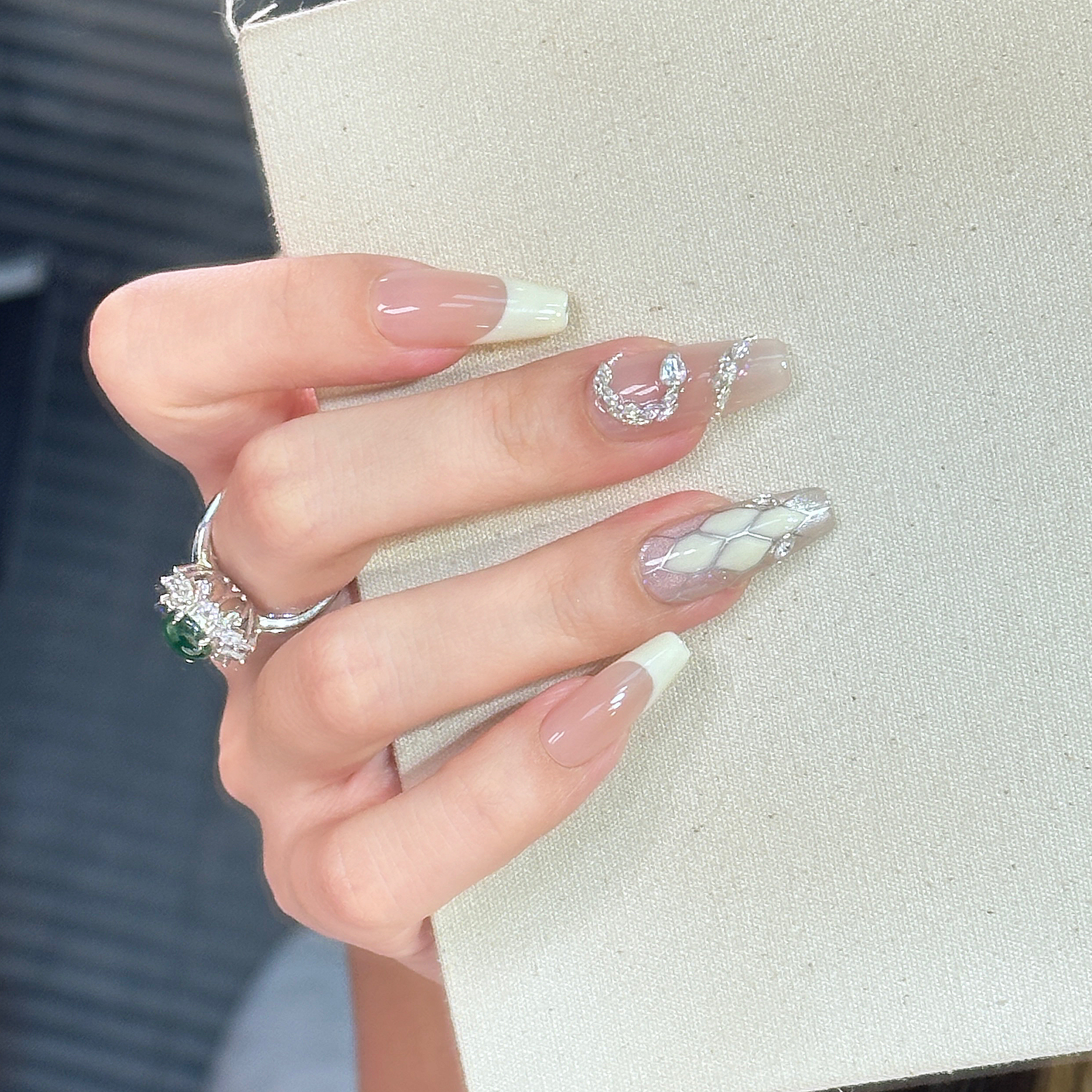 【宝GE丽蛇纹】超亮猫眼法式新款手工穿戴甲锆石手绘蛇纹高级感美甲