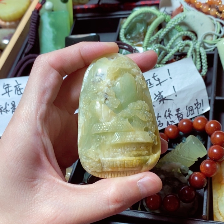 蛇纹石玉颈饰未镶嵌