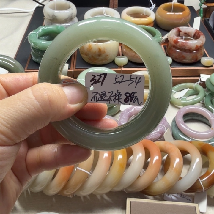 石英质玉未镶嵌手镯