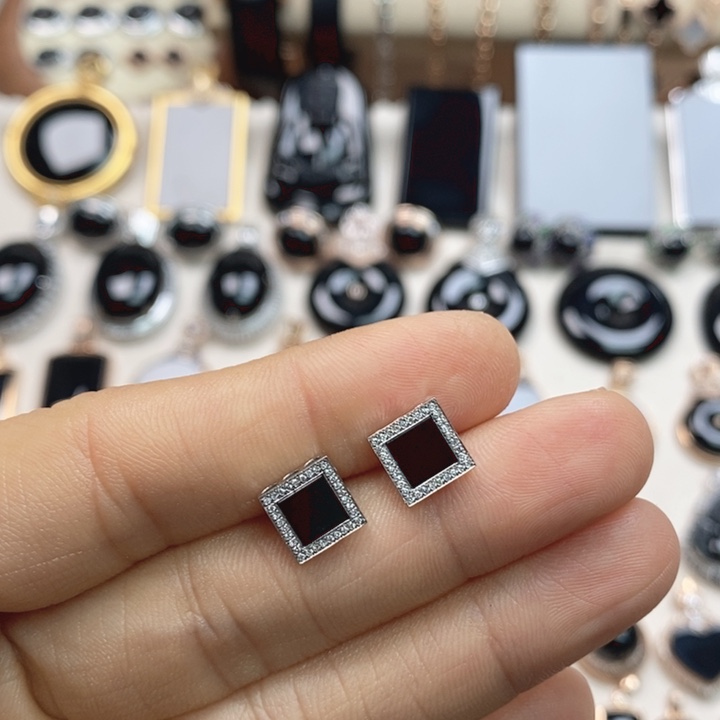 翡翠18K金镶嵌耳饰