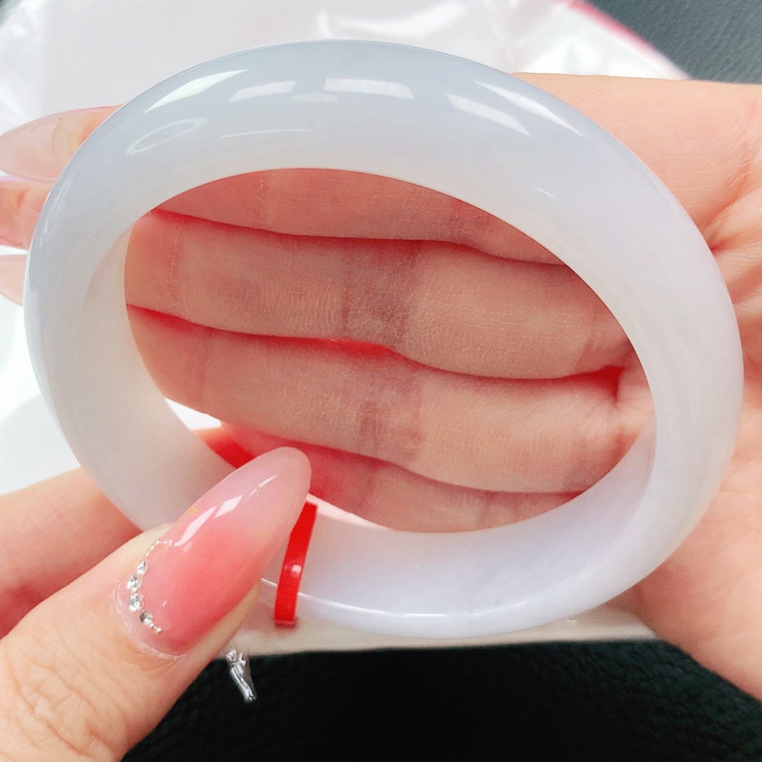 翡翠手镯未镶嵌57圈