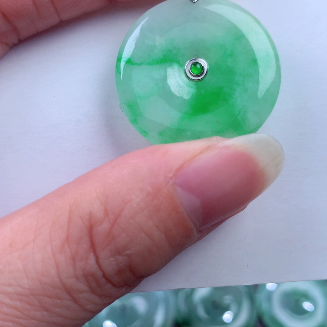 翡翠吊坠(不含链)18K金镶嵌