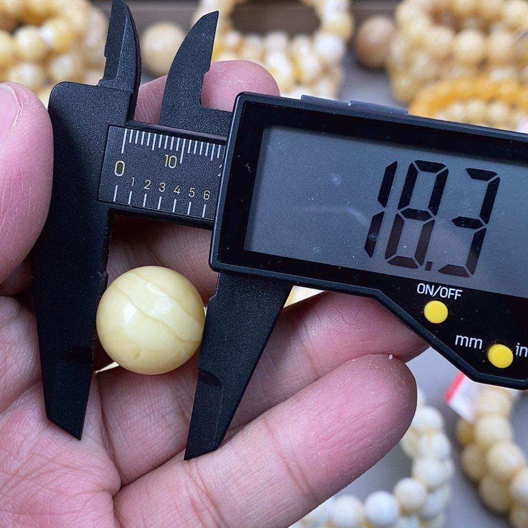 蜜蜡未镶嵌珠宝奇石3.5g