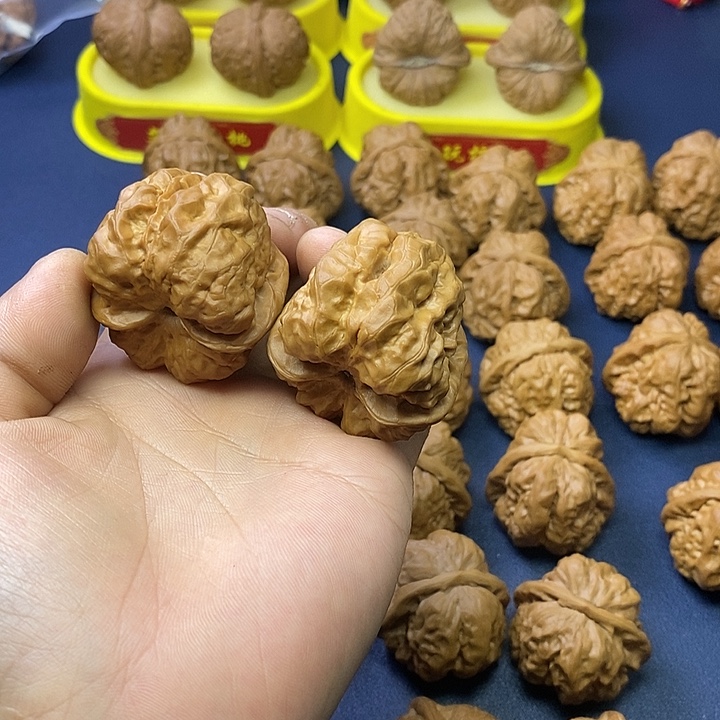 无***区文玩核桃把件蛤蟆