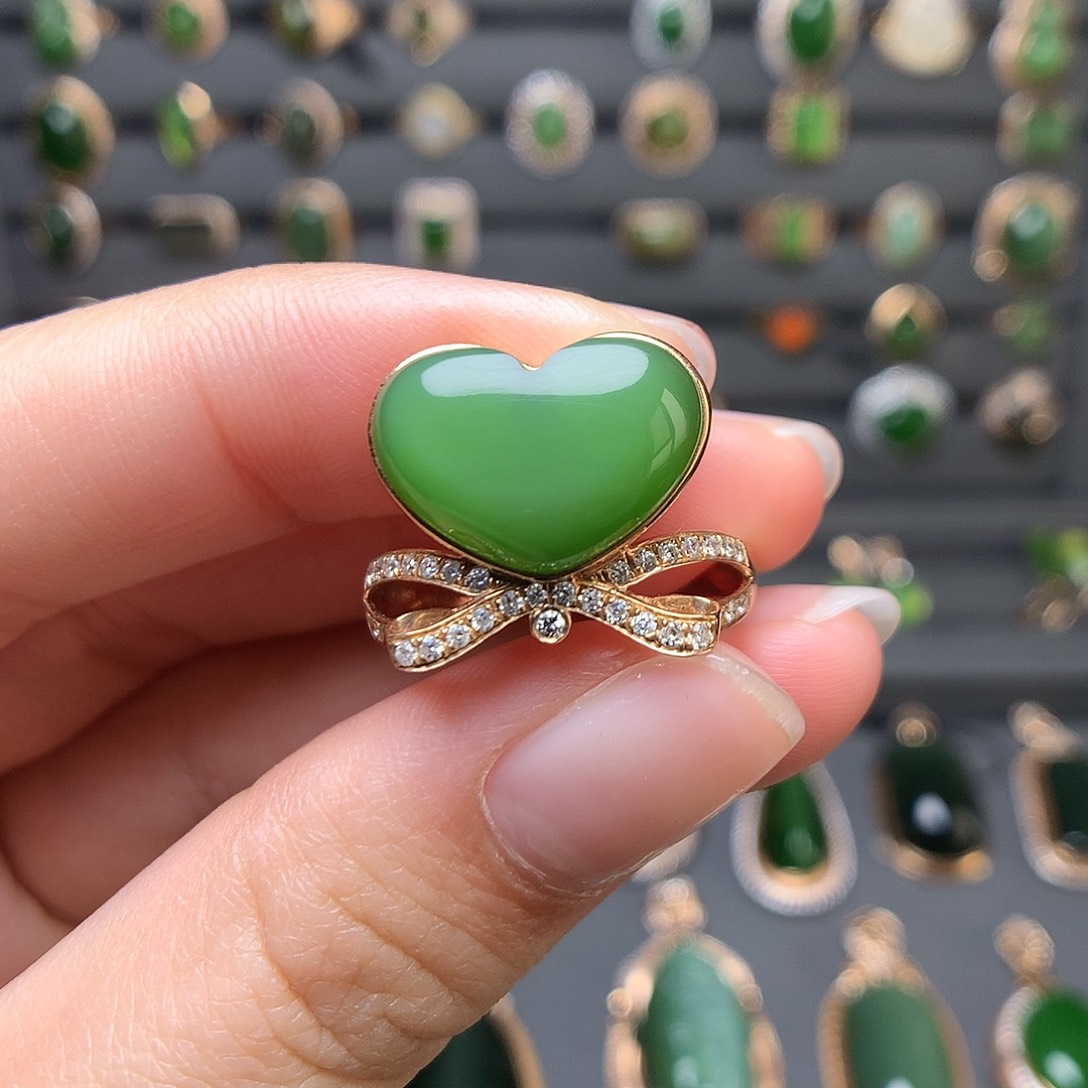 和田玉18K金镶嵌首饰