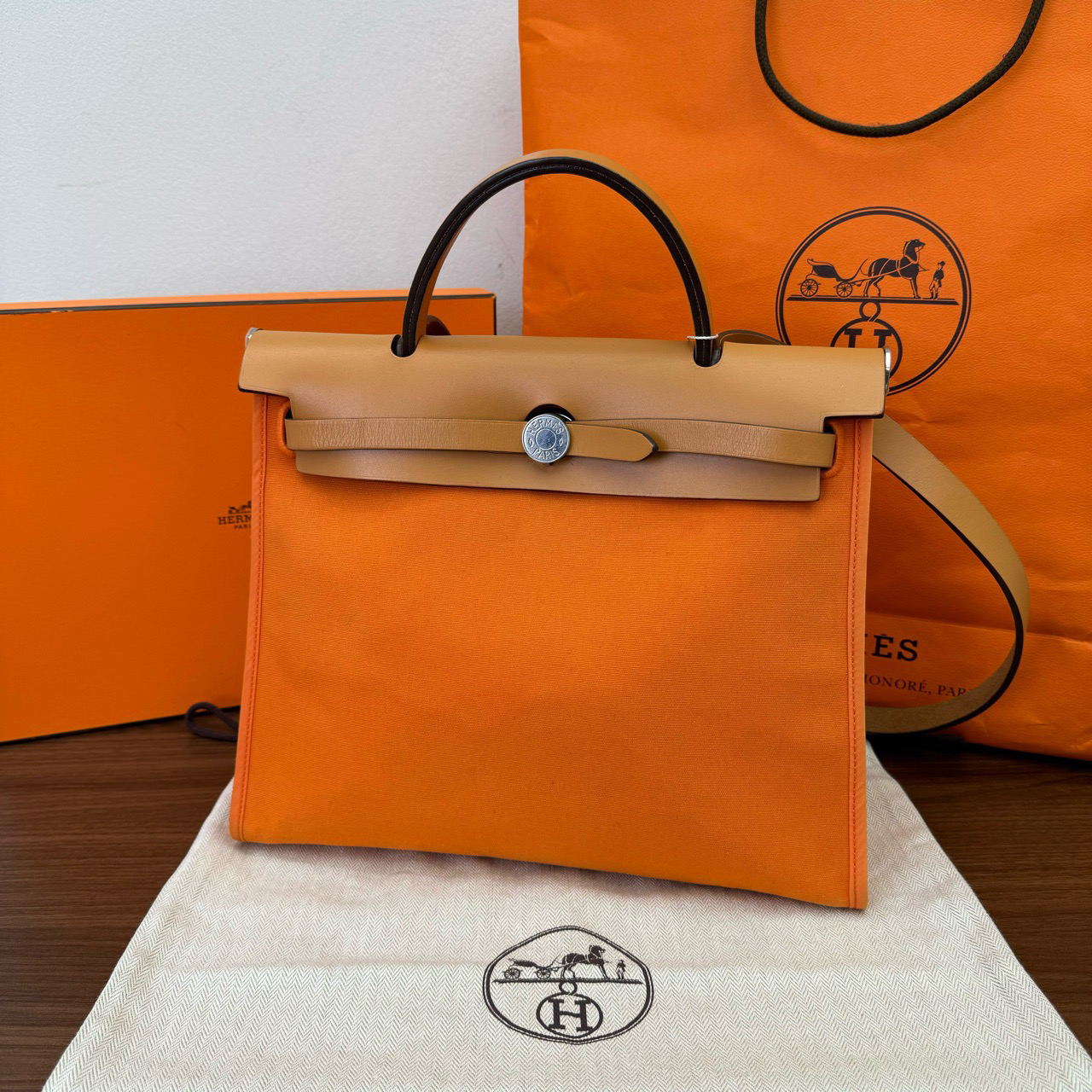 95新 Hermes/爱马仕 Herbag31斜挎包 橙色X刻