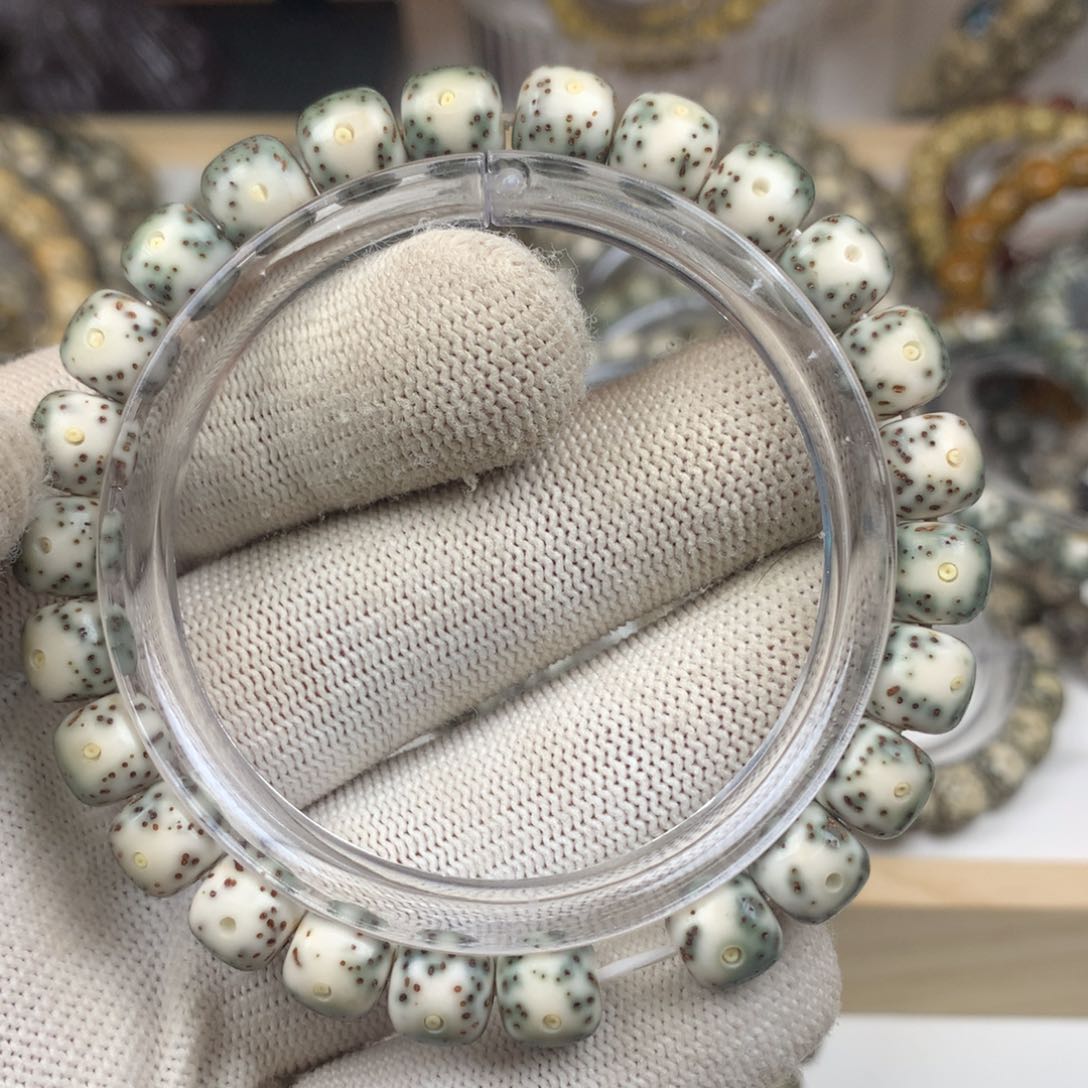 星月菩提手串逢*12号绿背留白9×8