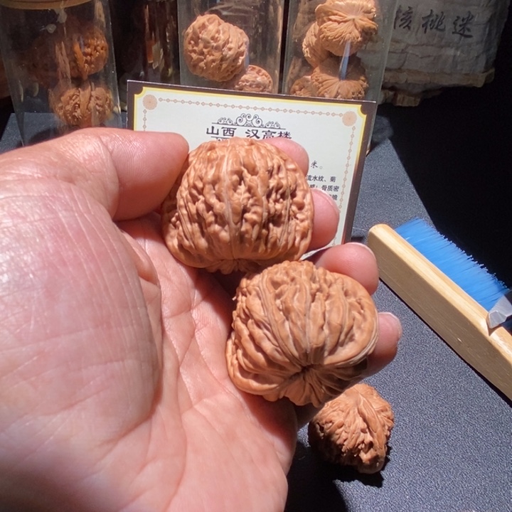 文玩核桃吊坠不**李四座楼