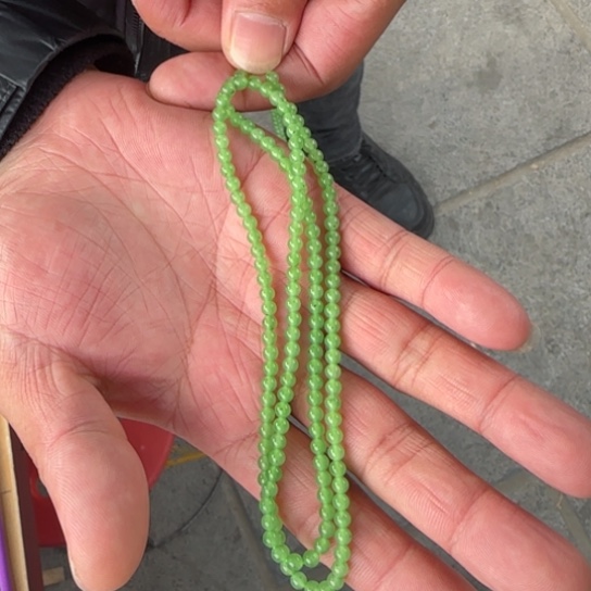 和田玉颈饰未镶嵌乌兰乌德卡4苹果绿，微点