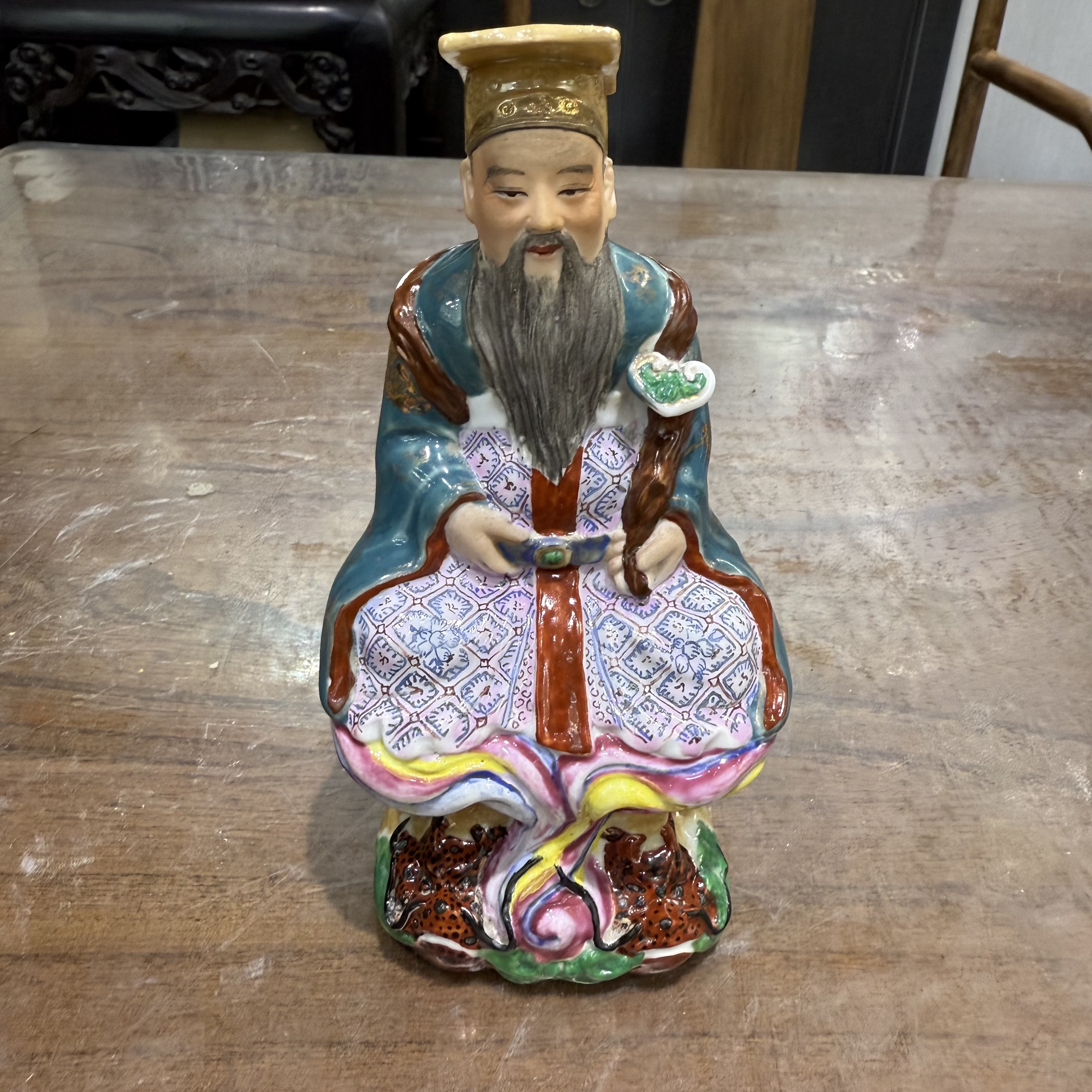 123当代粉彩人物雕塑