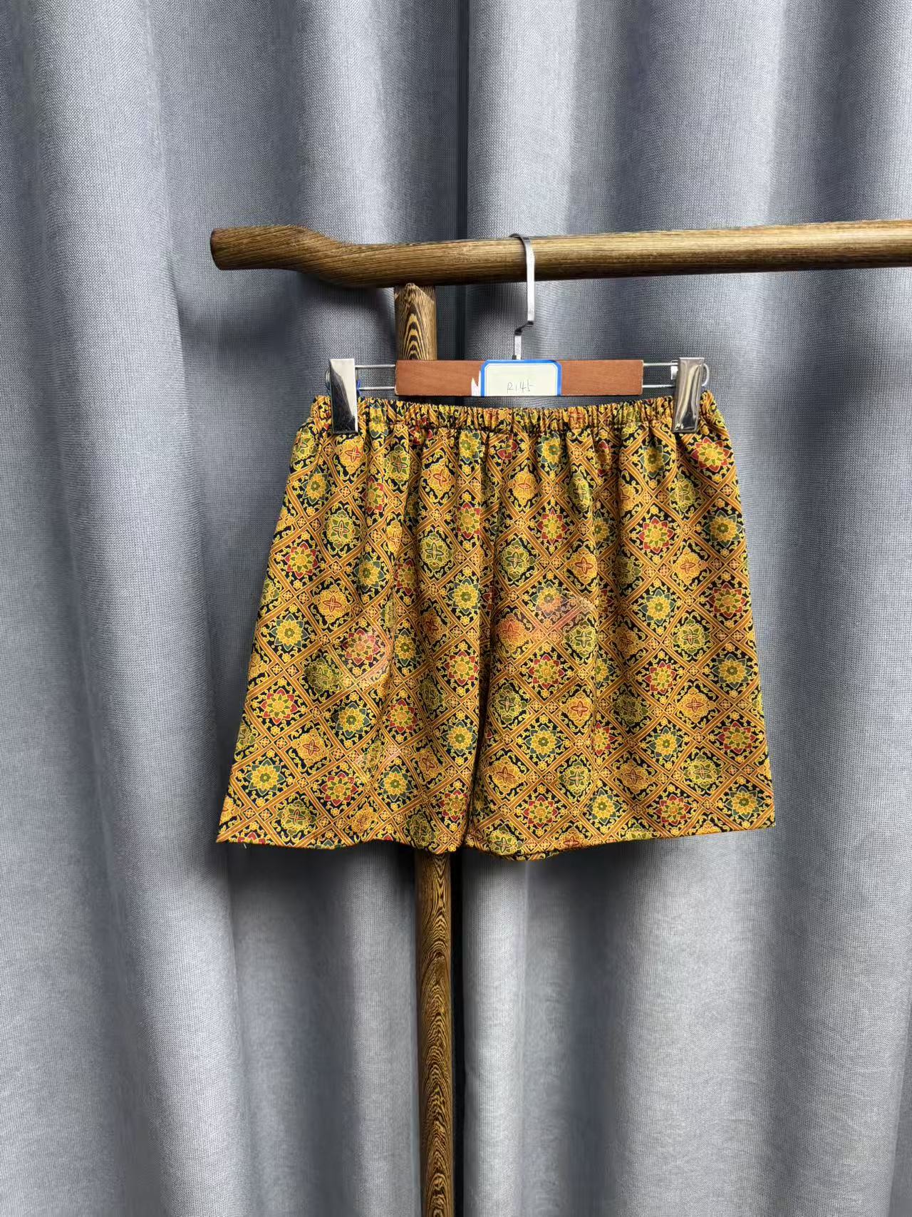 夏季新款时尚休闲桑蚕丝居家打底短裤R145