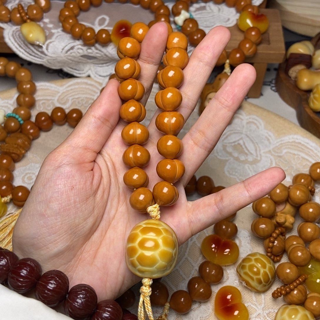 吊坠猴头核桃屁桃玻璃底卡14