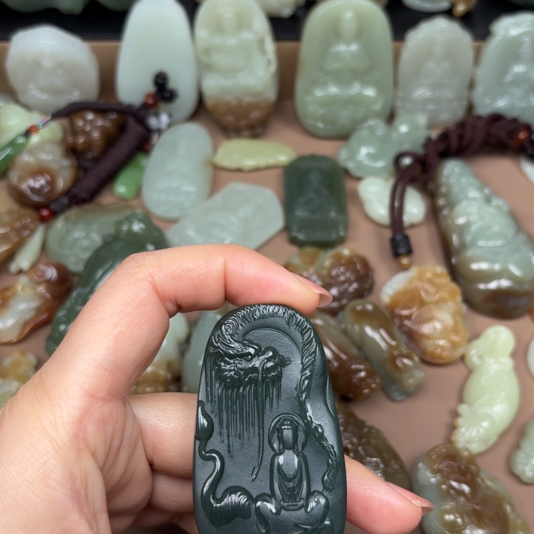 和田玉颈饰未镶嵌