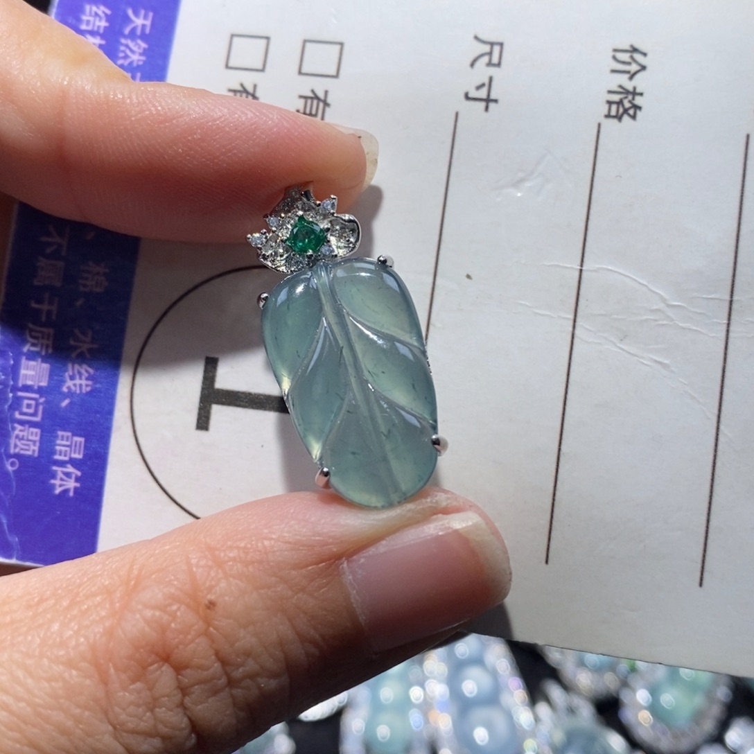 翡翠未镶嵌颈饰翡翠