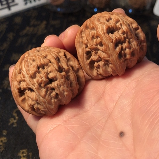 文玩核桃把件全品白狮子42mm