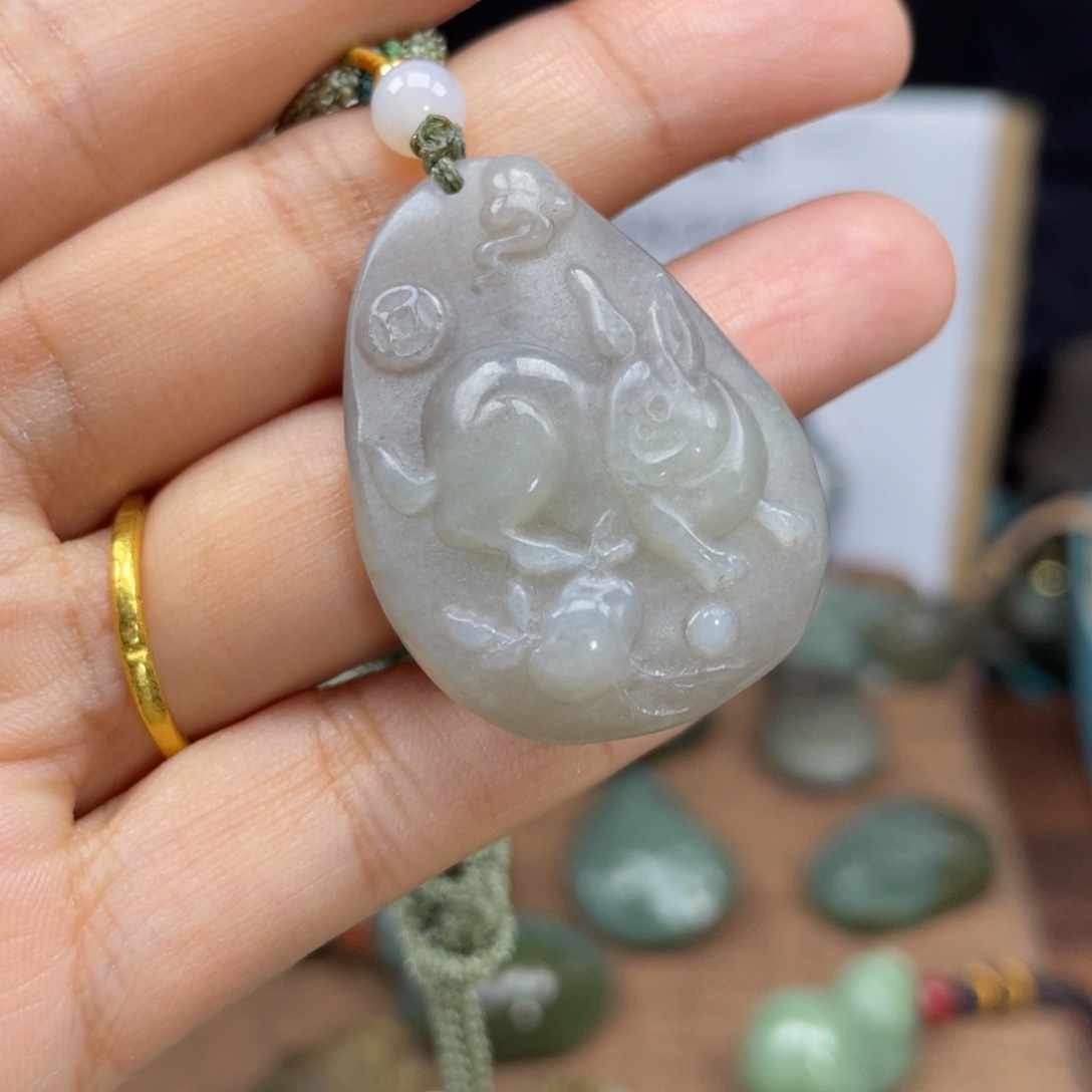 和田玉颈饰未镶嵌