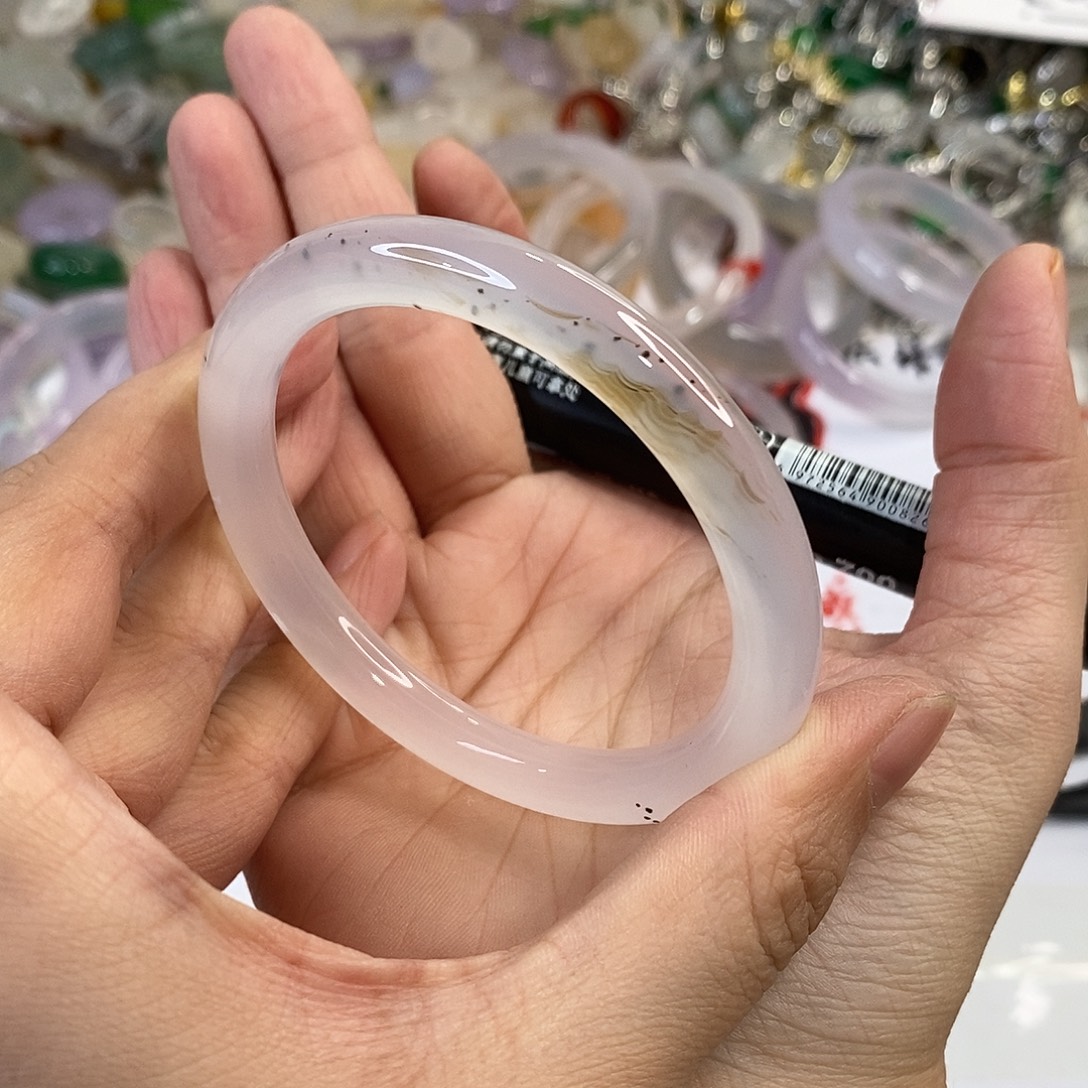 玛瑙/玉髓未镶嵌手镯A221。57.7圈