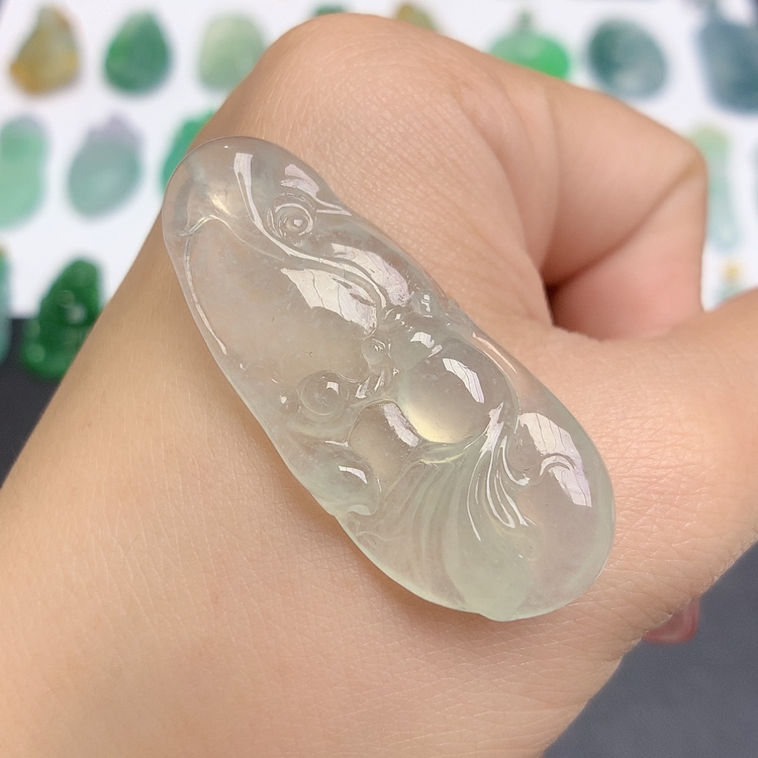 翡翠颈饰未镶嵌年年有余