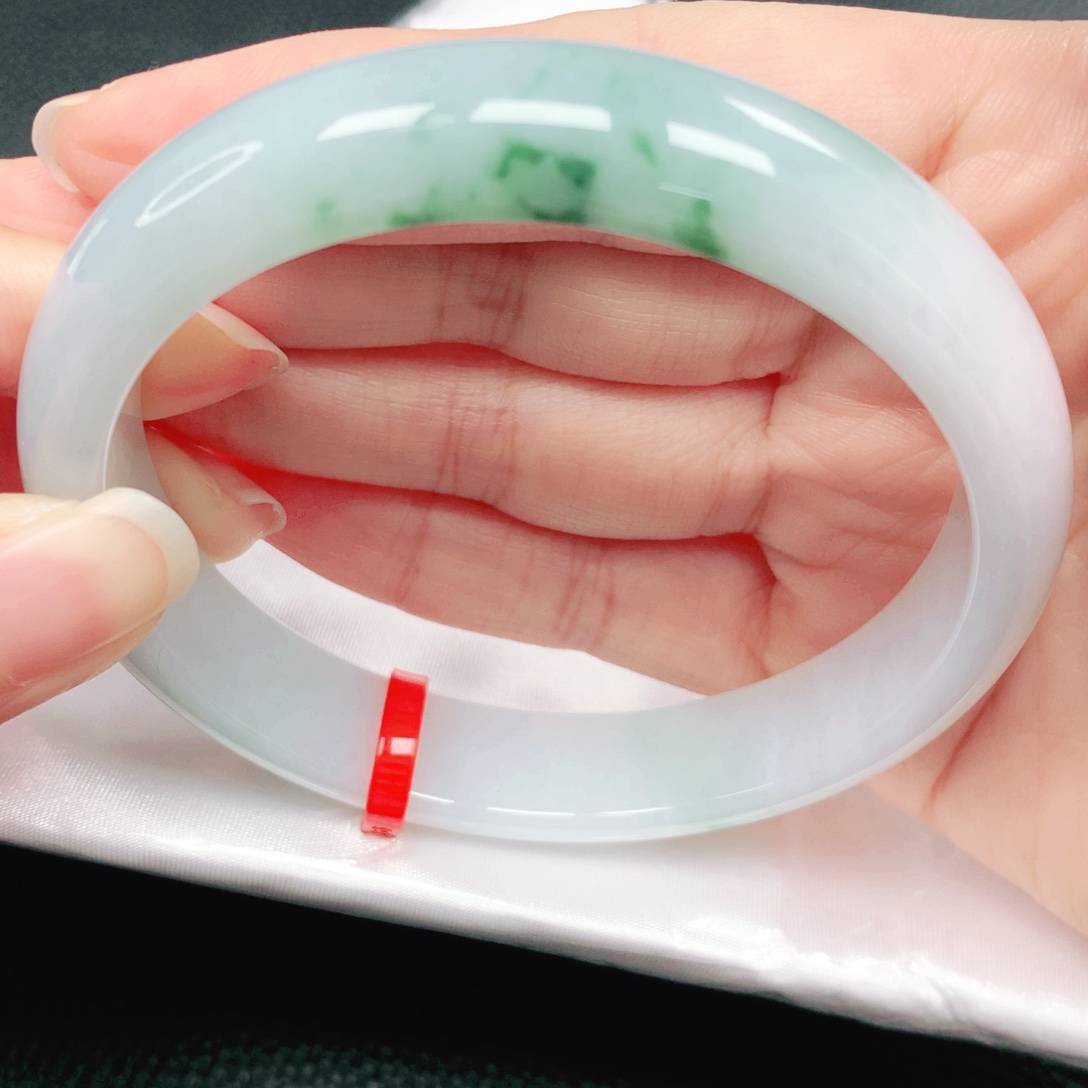 翡翠未镶嵌手镯63圈