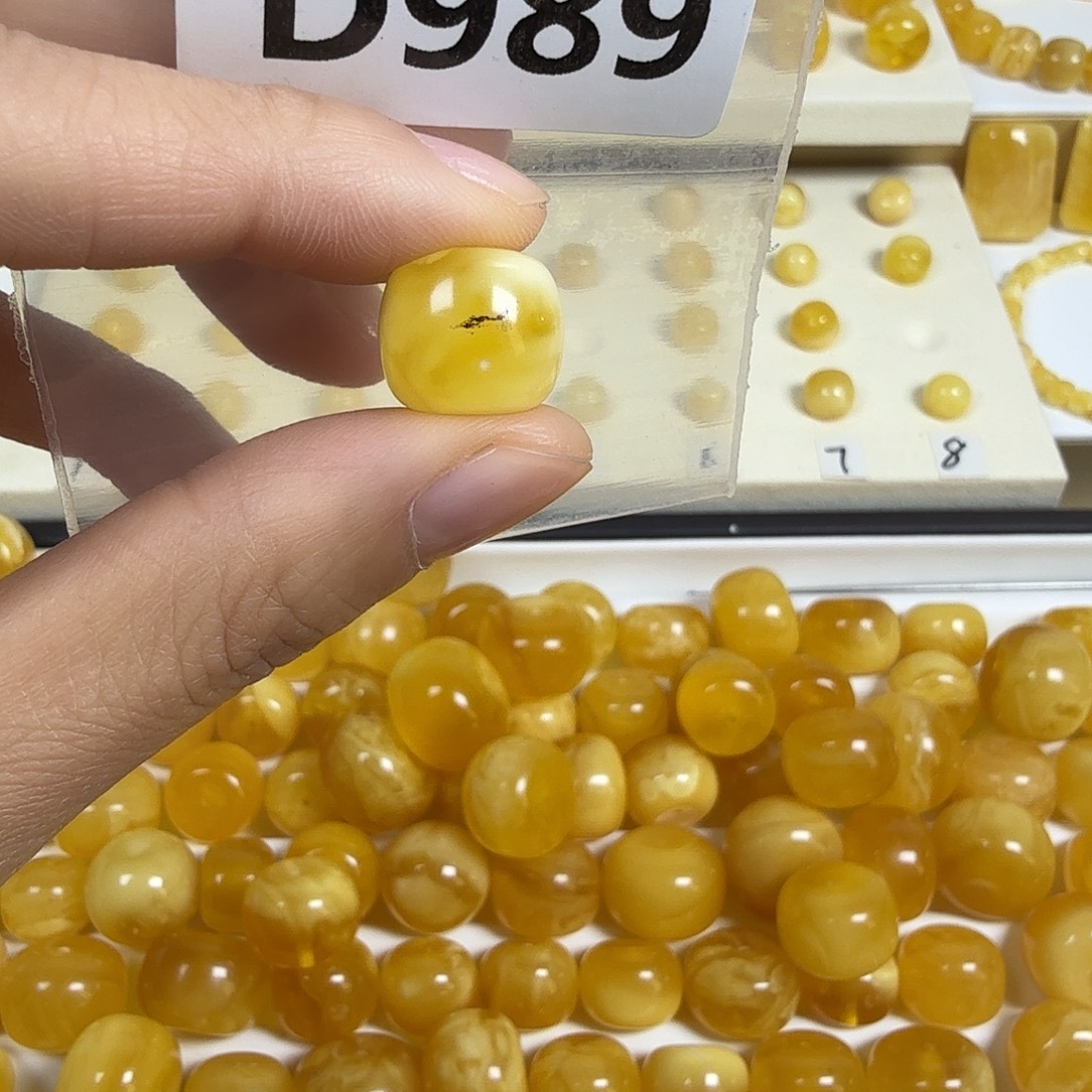 涛***哥裸石蜜蜡未镶嵌989号，13.5mm微瑕