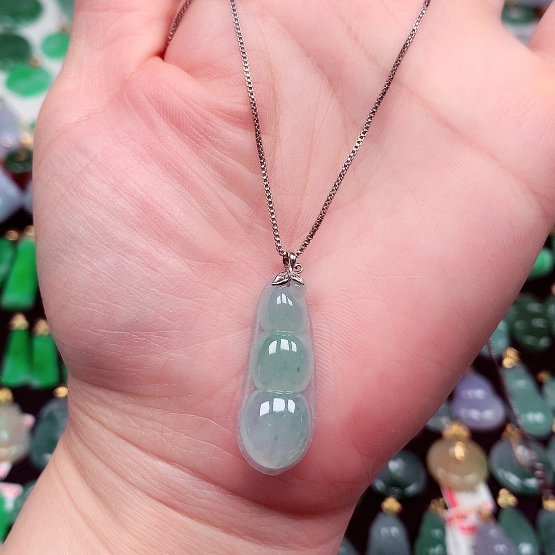 翡翠18K金镶嵌颈饰