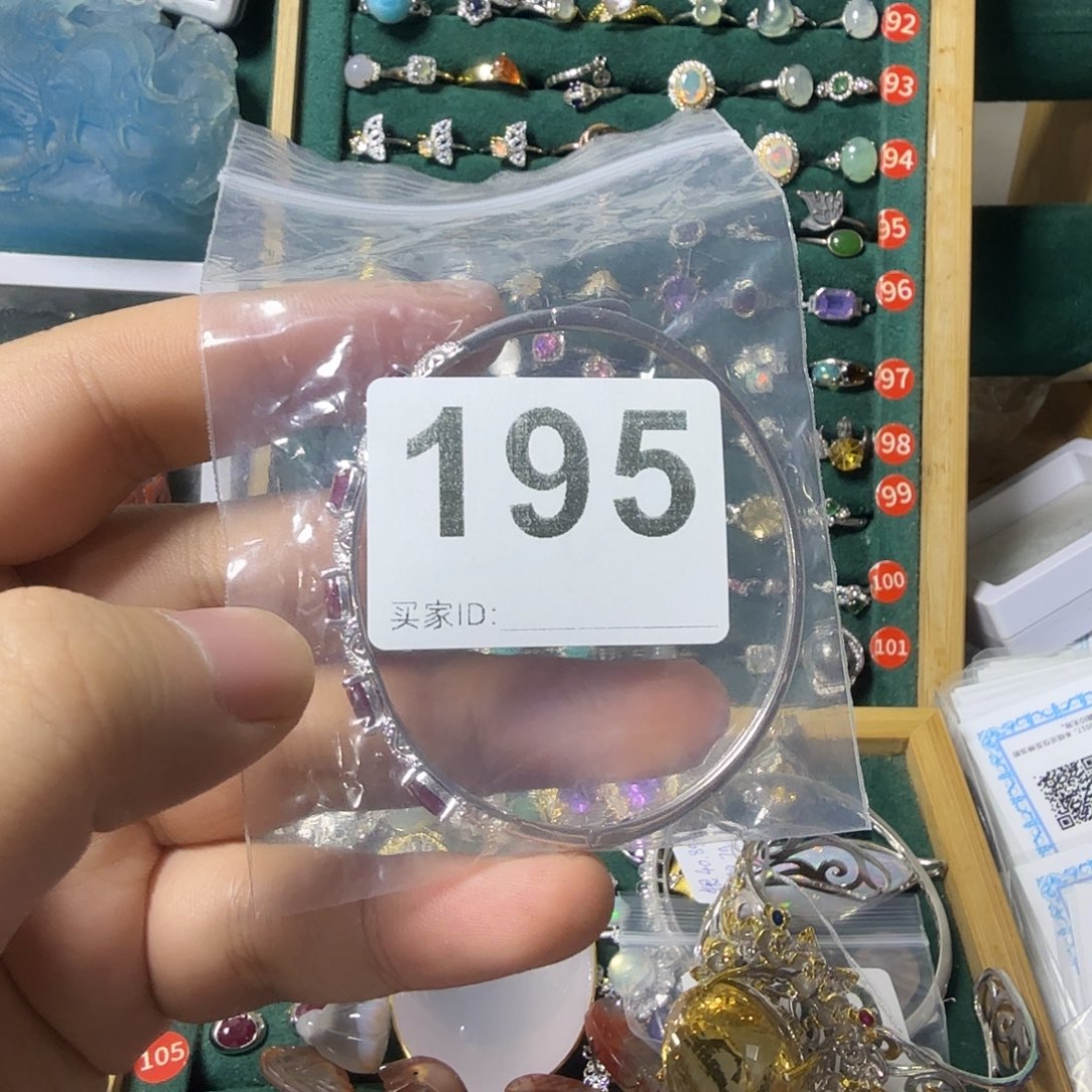 出***y手镯红宝石银S925镶嵌