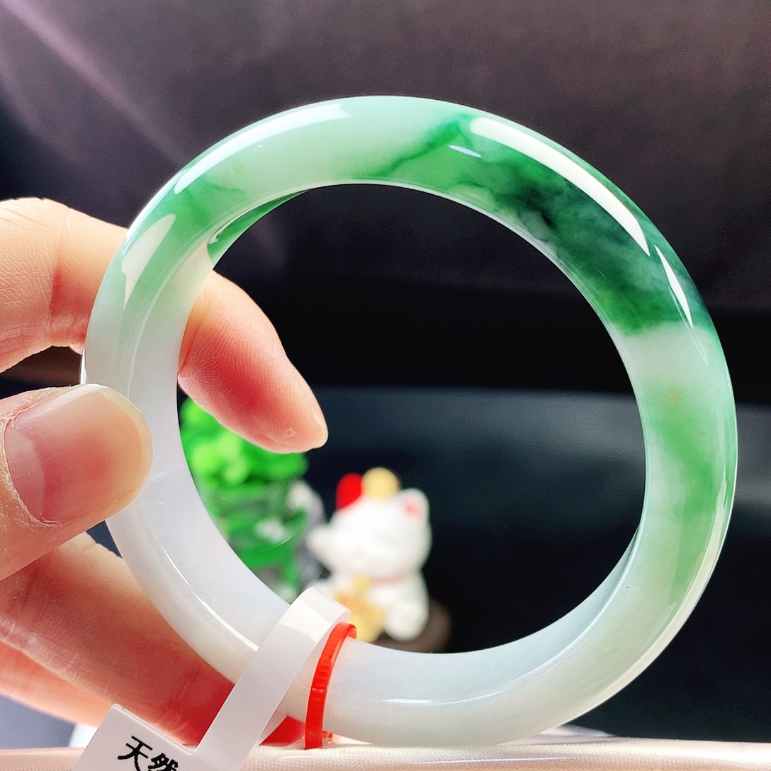 未镶嵌手镯翡翠55辣绿