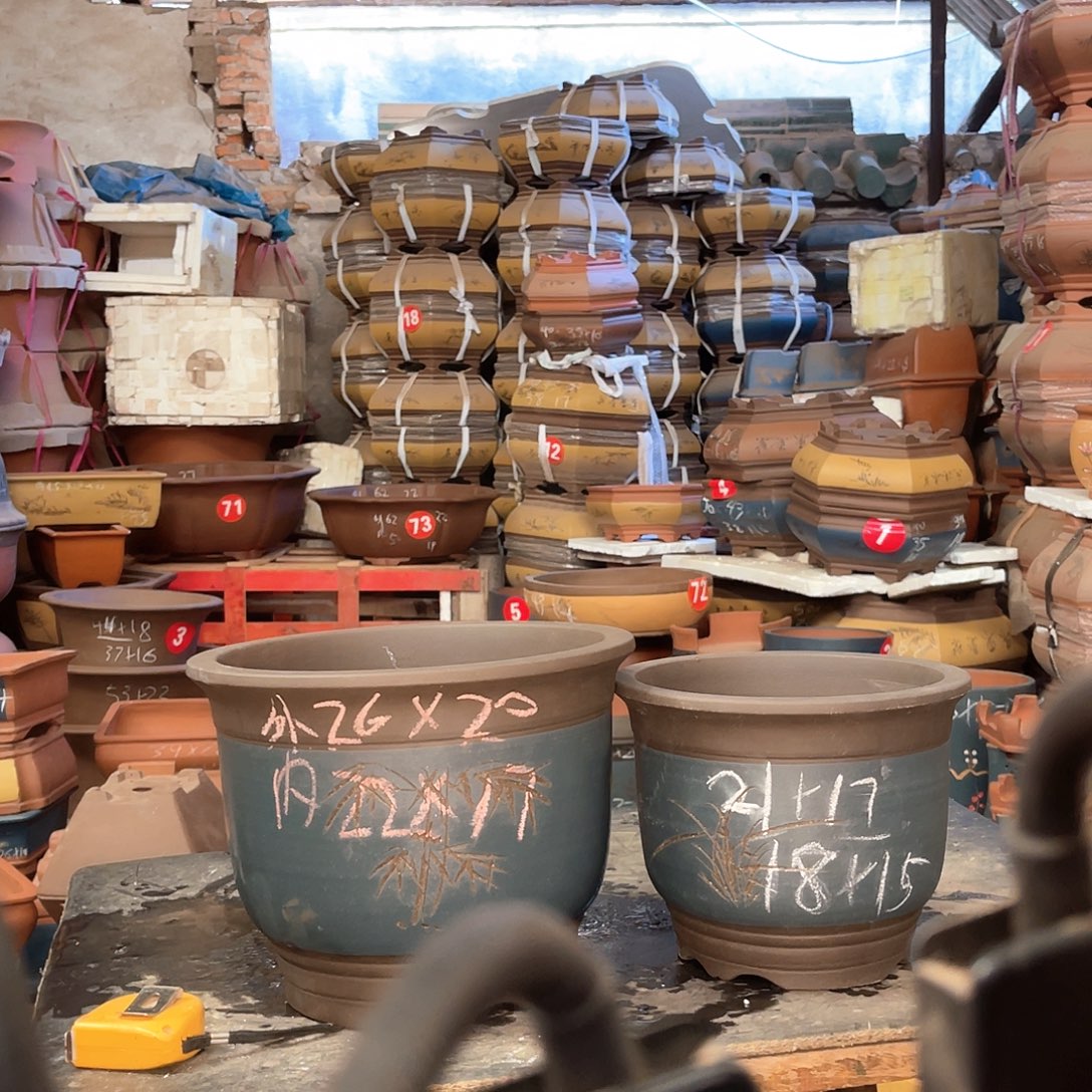 紫砂花盆金钟两个