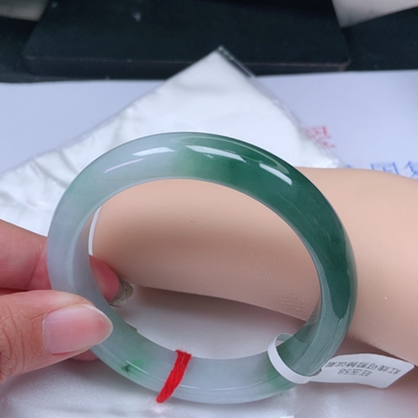 【闪购商品】翡翠手镯未镶嵌，