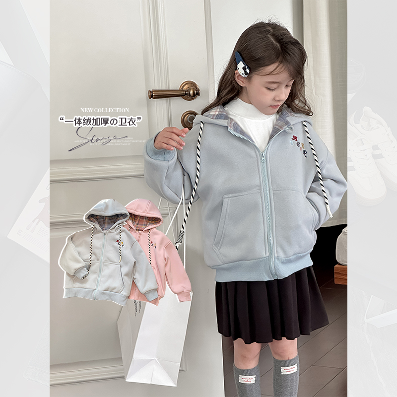 儿童连帽外套2024冬季新款男女童韩版宽松彩色字母中大童加厚卫衣