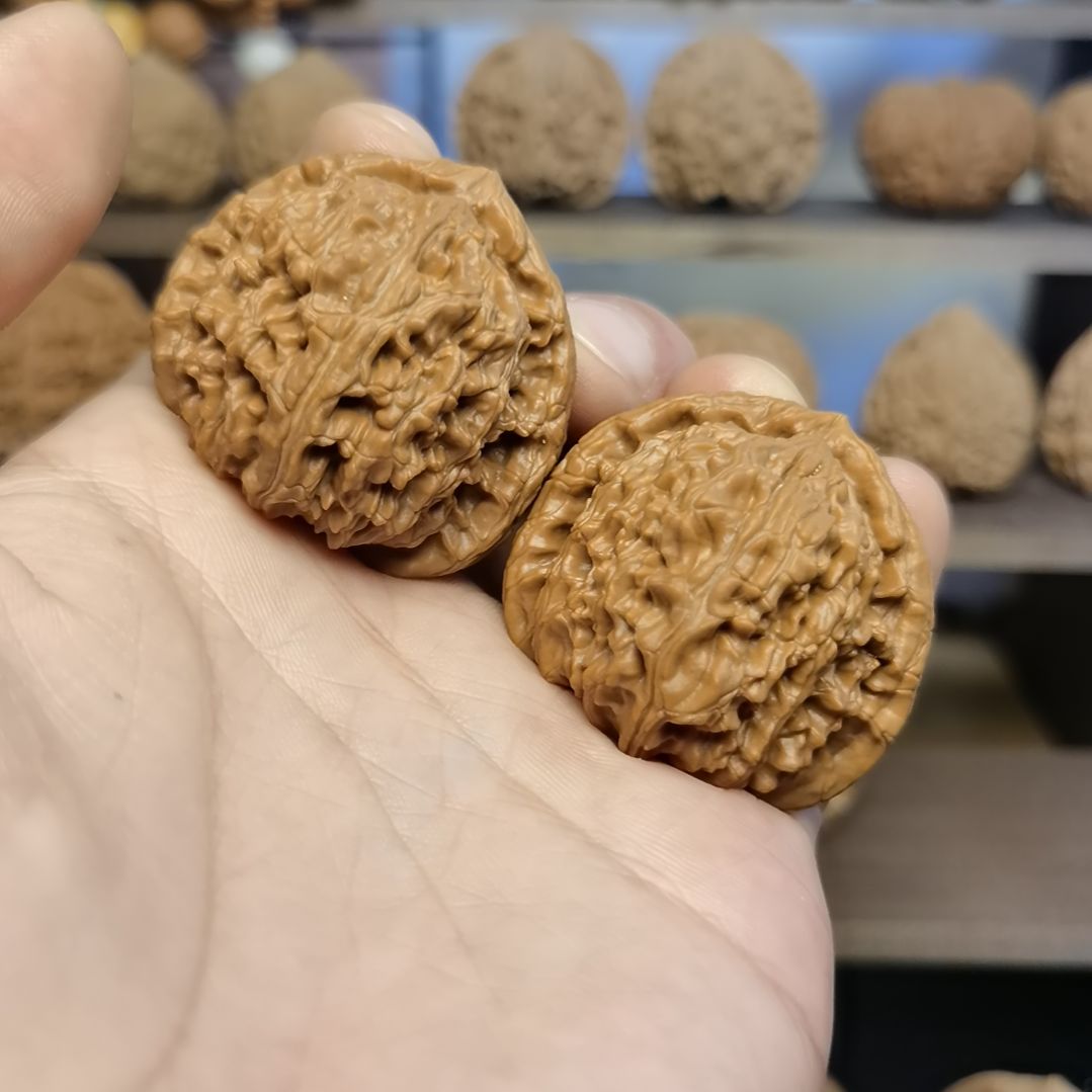 把件文玩核桃40全品三角白