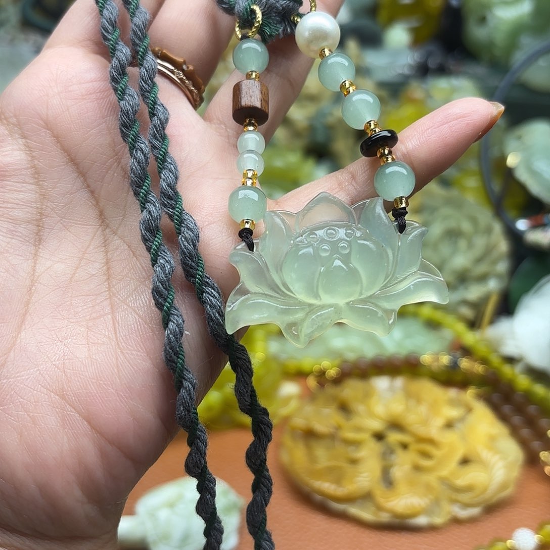 蛇纹石玉未镶嵌吊坠