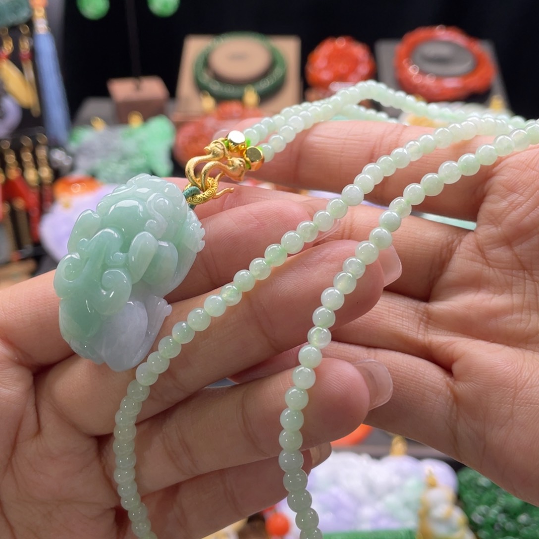 翡翠颈饰未镶嵌代编织