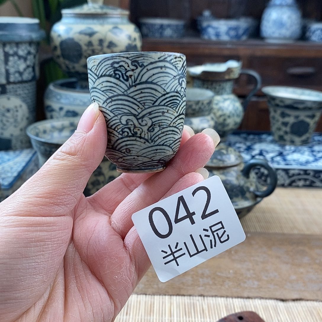 手工手绘青花陶瓷