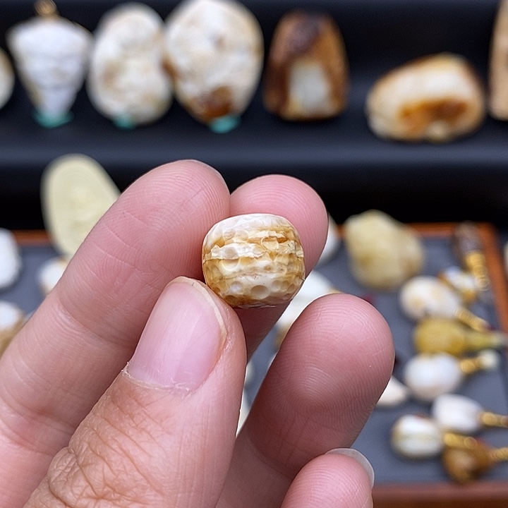 琥珀裸石未镶嵌12老型a356