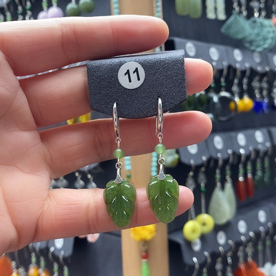 看****和田玉银S925镶嵌耳饰