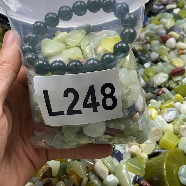 蛇纹石玉鱼缸石未镶嵌