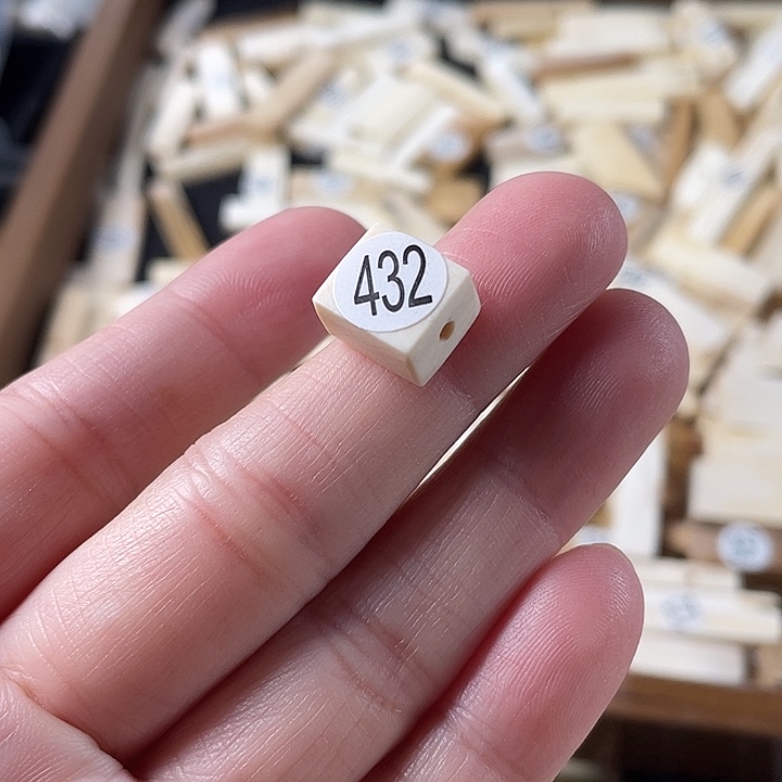 泥塑不打孔联系客服