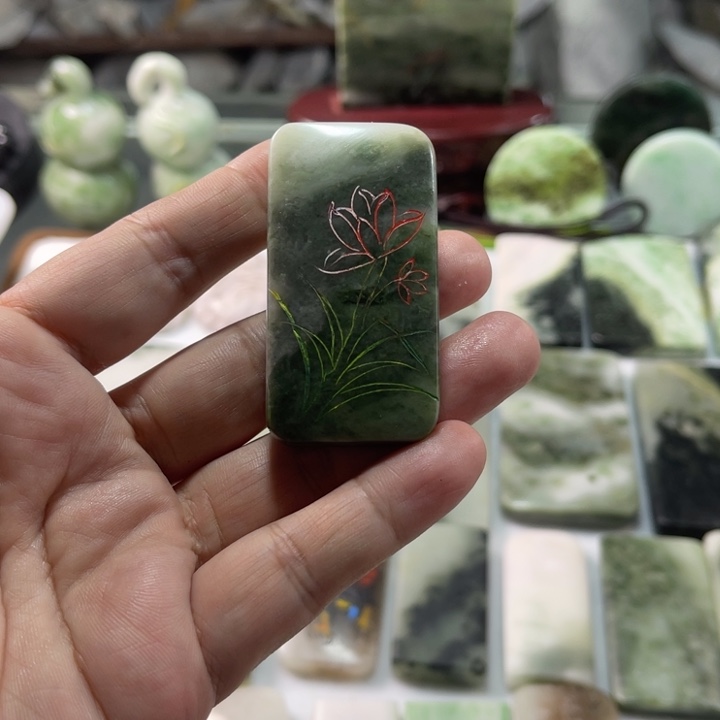 独山玉颈饰未镶嵌