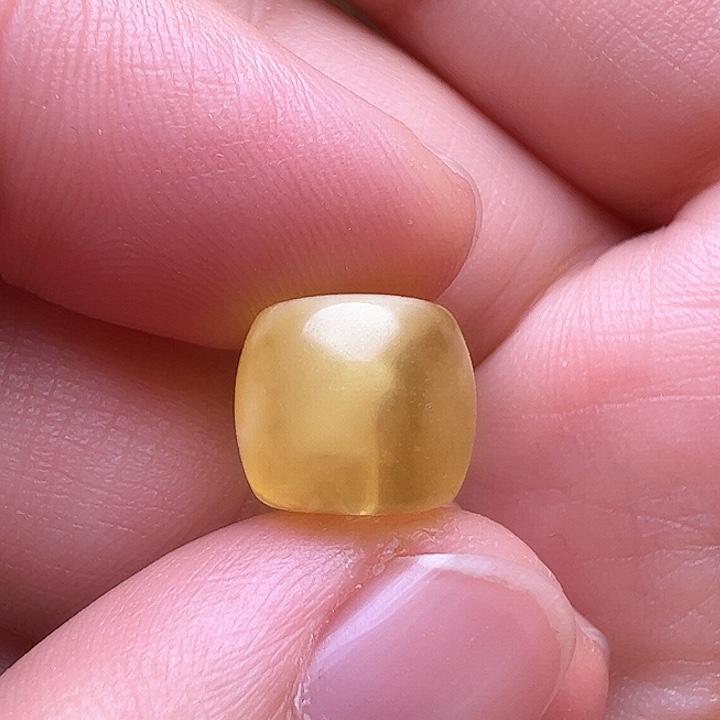 蜜蜡裸石未镶嵌微瑕10m m