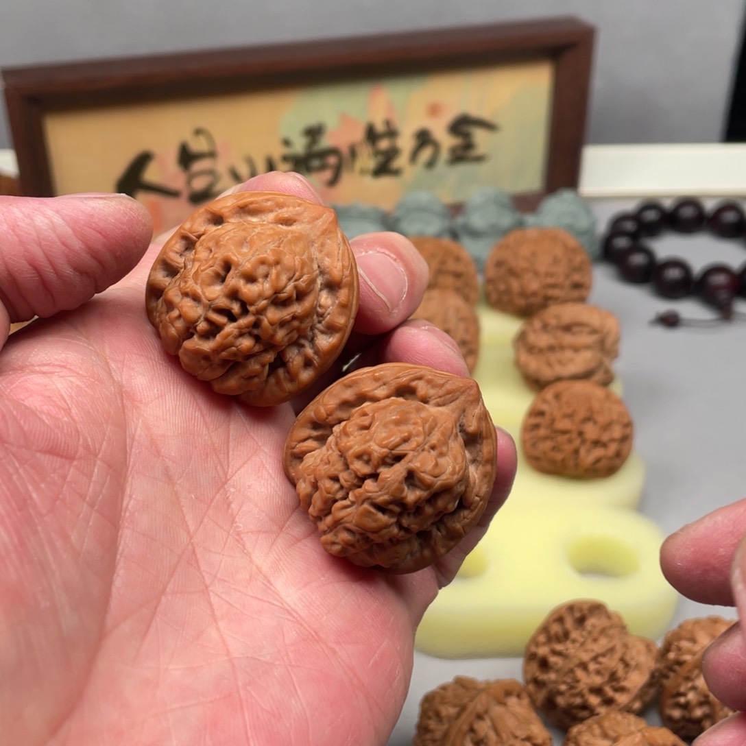 文玩核桃把件金字塔