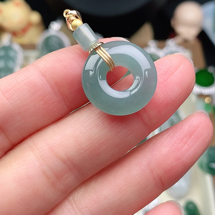 颈饰未镶嵌翡翠吊坠