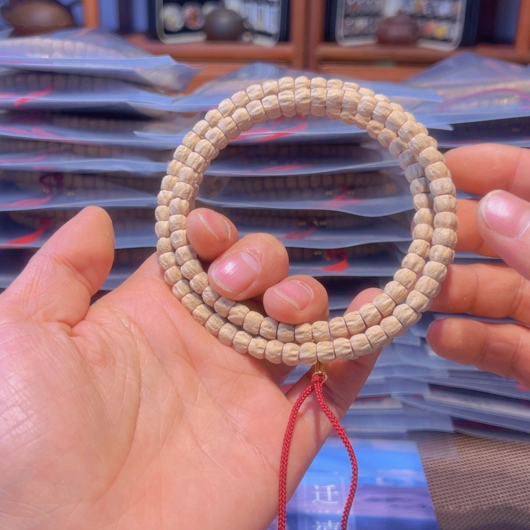 柏香籽/百香籽吊坠?