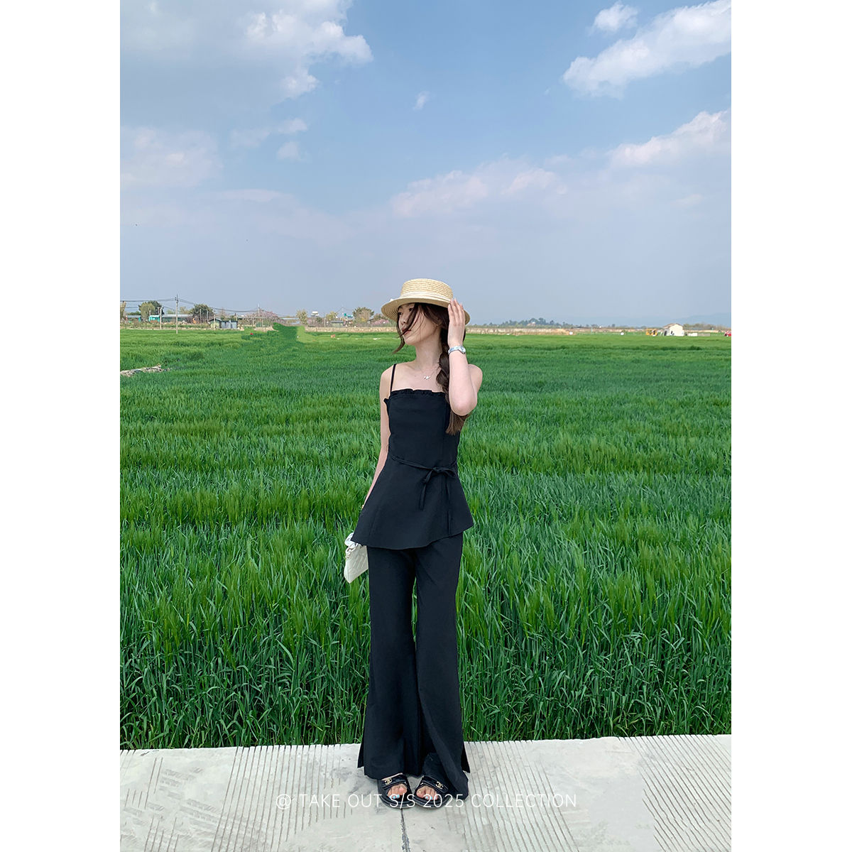 外卖到了「纽约街角」设计感黑色吊带/显瘦微喇西装裤夏季WM5CSZ10